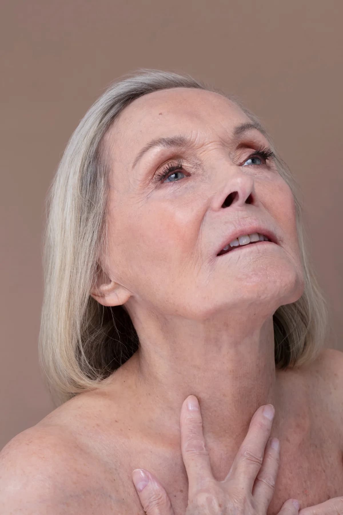 Dr. Mehmet Karakuyu Boyun ve Dekolte uygulaması